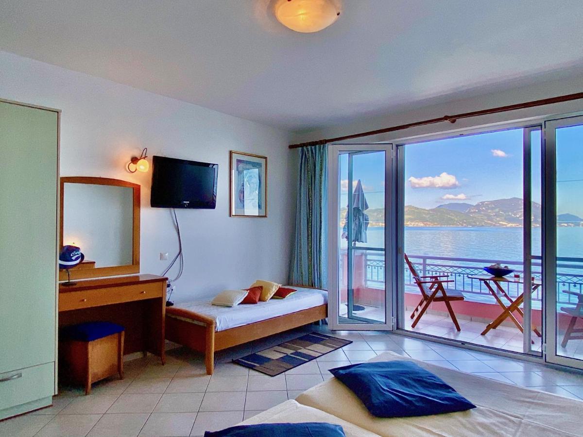 Seafront Villa Ourania Месонги Экстерьер фото