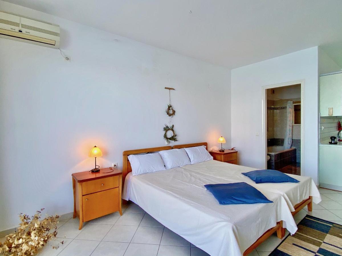 Seafront Villa Ourania Месонги Экстерьер фото