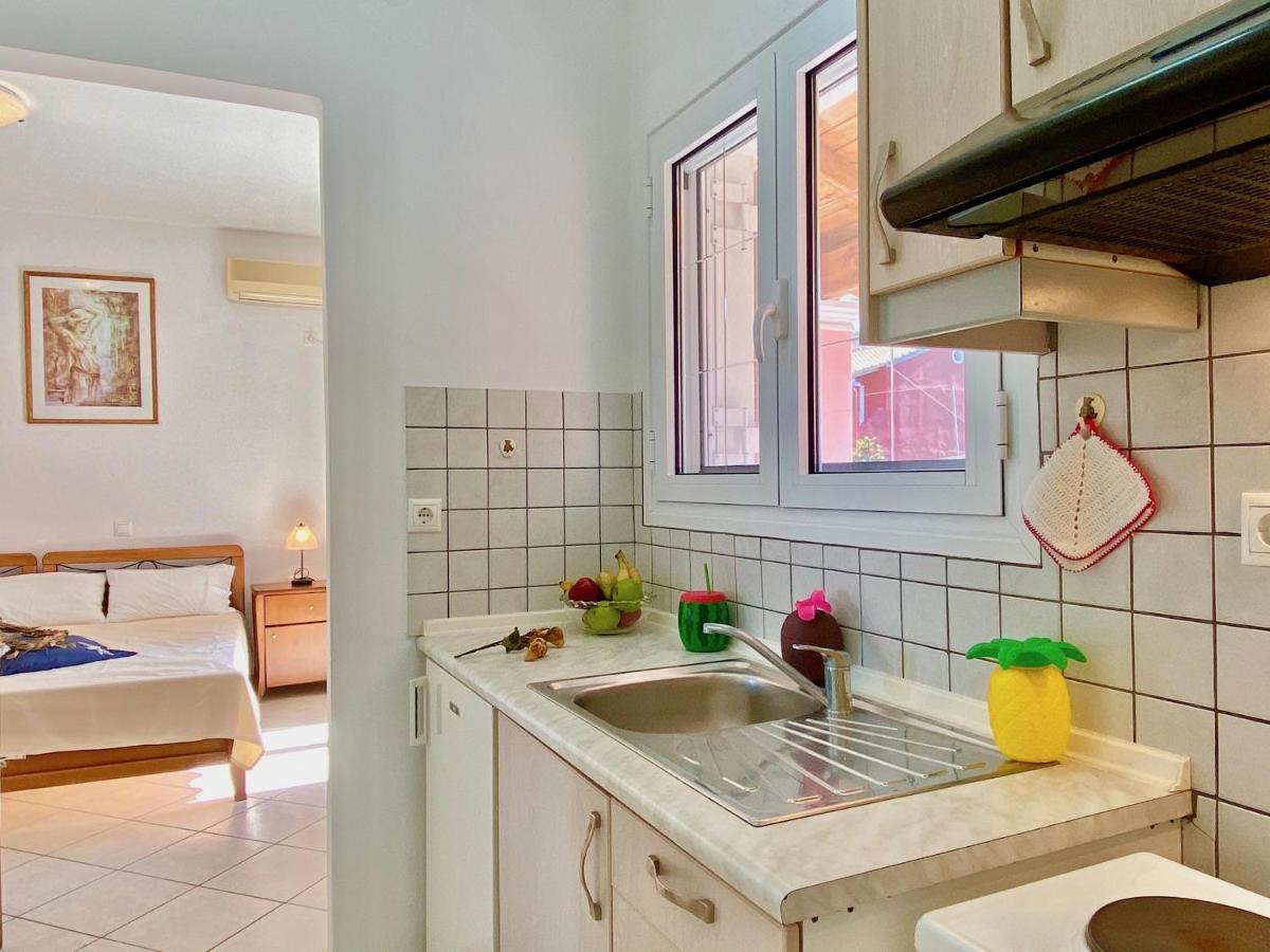 Seafront Villa Ourania Месонги Экстерьер фото
